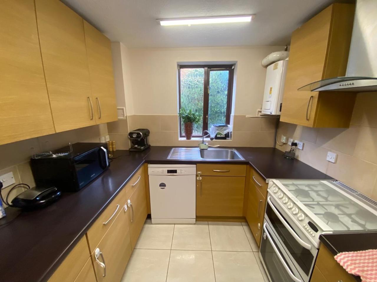 Stunning 2 Bedroom With Garden Sleep 6 Лондон Екстер'єр фото
